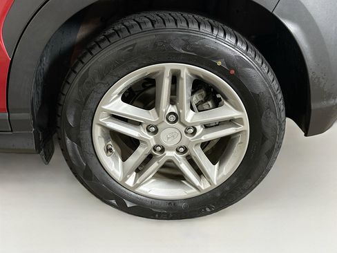 Used 2020 Hyundai Kona SE FWD image 11