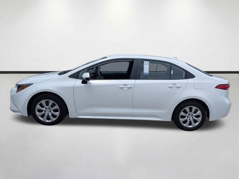 Used 2025 Toyota Corolla LE FWD image 7