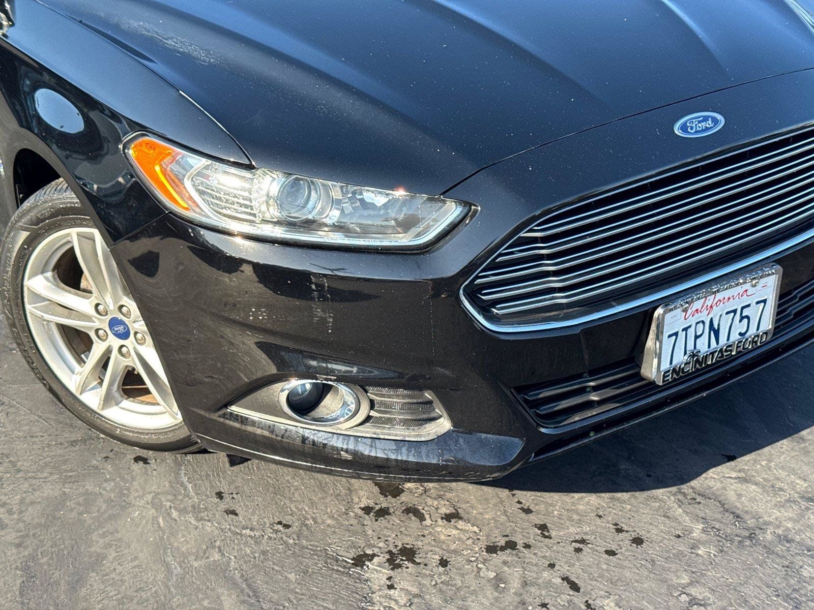 Used 2016 Ford Fusion SE FWD image 3