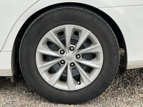 Used 2015 Toyota Camry LE image 26