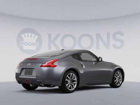 Used 2013 Nissan 370Z Touring w/ Sport Pkg RWD image 4
