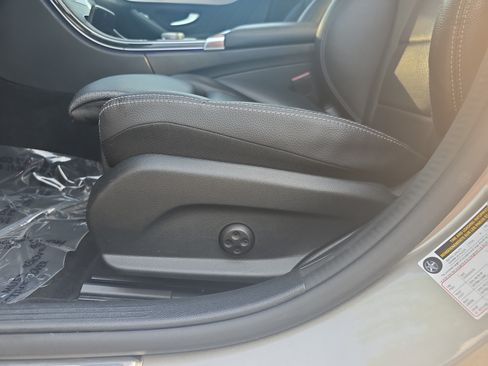 Used 2021 Mercedes-Benz C 300 Sedan image 25
