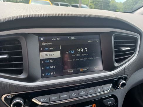 Used 2019 Hyundai Ioniq Plug-In Hybrid FWD image 10