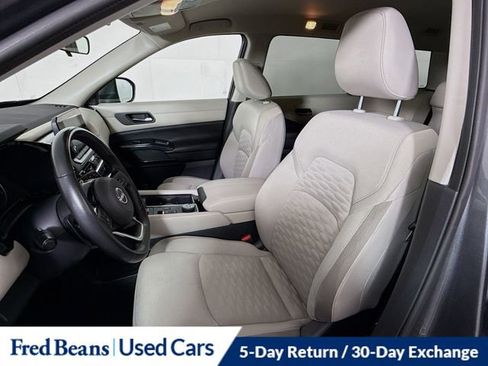 Used 2022 Nissan Pathfinder SV image 22