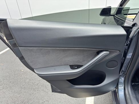 Used 2020 Tesla Model Y Long Range AWD/4WD image 43