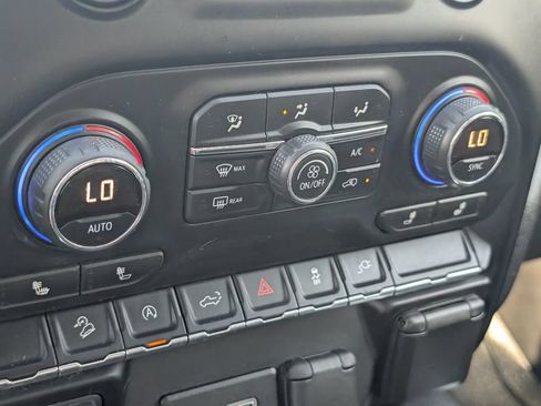 Used 2019 Chevrolet Silverado 1500 RST w/ All-Star Edition AWD/4WD image 20