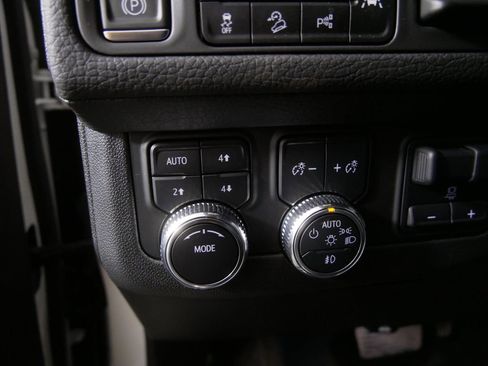 Used 2023 GMC Yukon Denali image 15