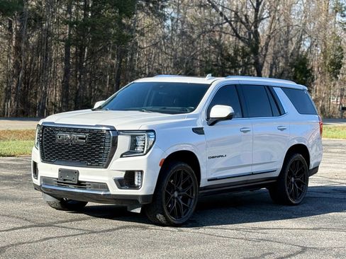 Used 2023 GMC Yukon Denali Ultimate w/ LPO, Floor Liner Package AWD/4WD image 9
