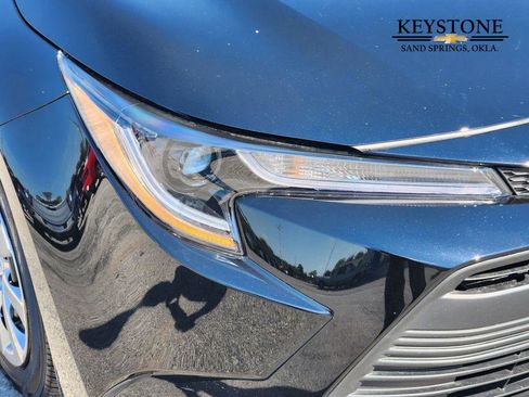 Used 2025 Toyota Corolla LE image 9