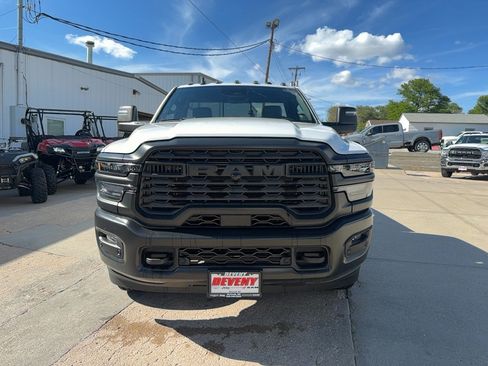 Used 2025 RAM 2500 Tradesman AWD/4WD image 3