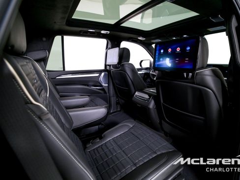 Used 2026 Cadillac Escalade V AWD/4WD image 28