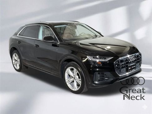 Used 2023 Audi Q8 Premium w/ Convenience Package image 10