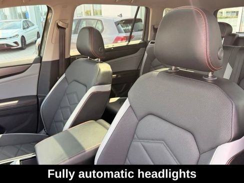 Certified 2024 Volkswagen Atlas Peak Edition SEL AWD/4WD image 7