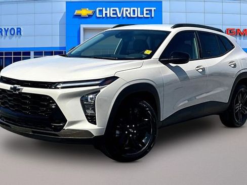 New 2026 Chevrolet Trax ACTIV image 2