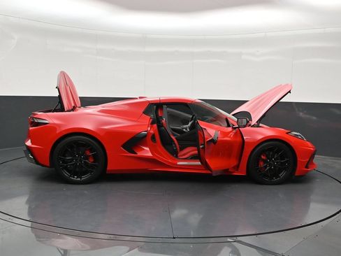 Used 2025 Chevrolet Corvette Stingray Convertible w/ 1LT RWD image 31