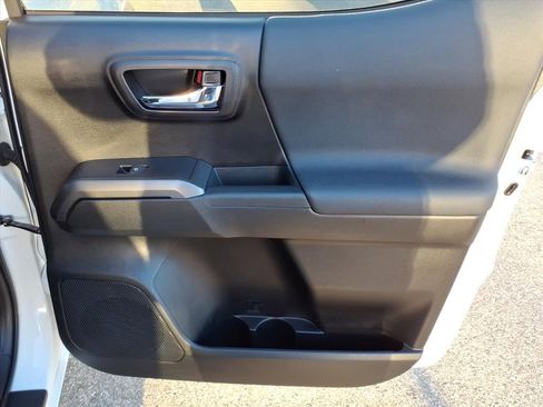 Used 2019 Toyota Tacoma TRD Off-Road image 19