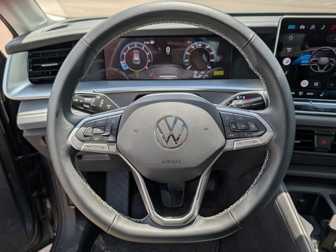 Certified 2026 Volkswagen Tiguan SE AWD/4WD image 29