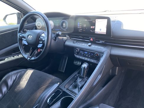Used 2022 Hyundai Elantra N FWD image 12