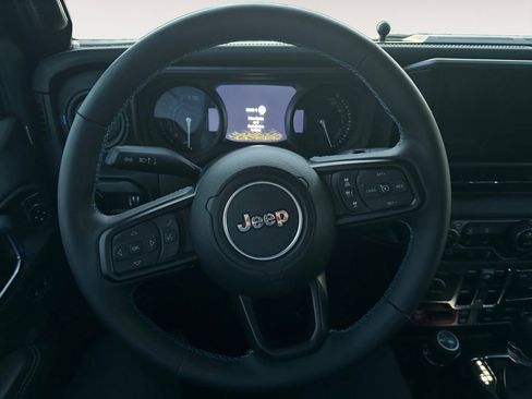 Used 2024 Jeep Wrangler Unlimited Rubicon 4xe image 17