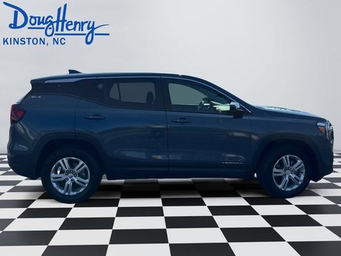 Used 2024 GMC Terrain SLE FWD image 6