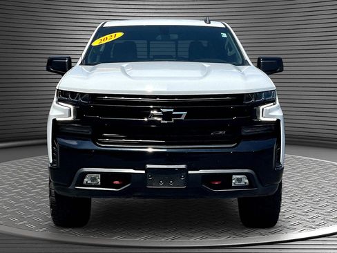 Used 2021 Chevrolet Silverado 1500 LT Trail Boss w/ Convenience Package II AWD/4WD image 2