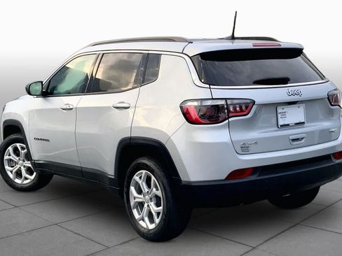 Used 2024 Jeep Compass Latitude AWD/4WD image 12