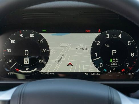 Used 2025 Land Rover Discovery Dynamic SE image 14