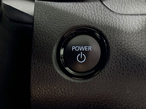 Used 2025 Toyota Camry LE w/ Convenience Package image 23