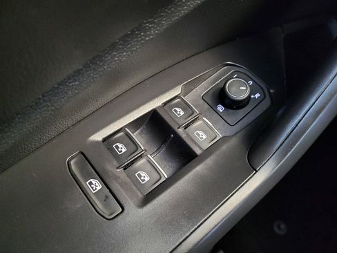 Used 2024 Volkswagen Jetta SE FWD image 27