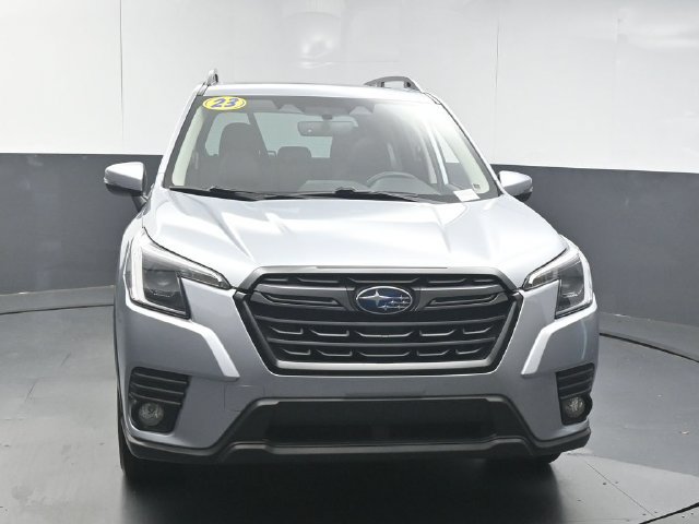 Used 2023 Subaru Forester Limited AWD/4WD image 3