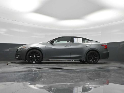 Used 2018 Nissan Maxima SR w/ Midnight Edition FWD image 27