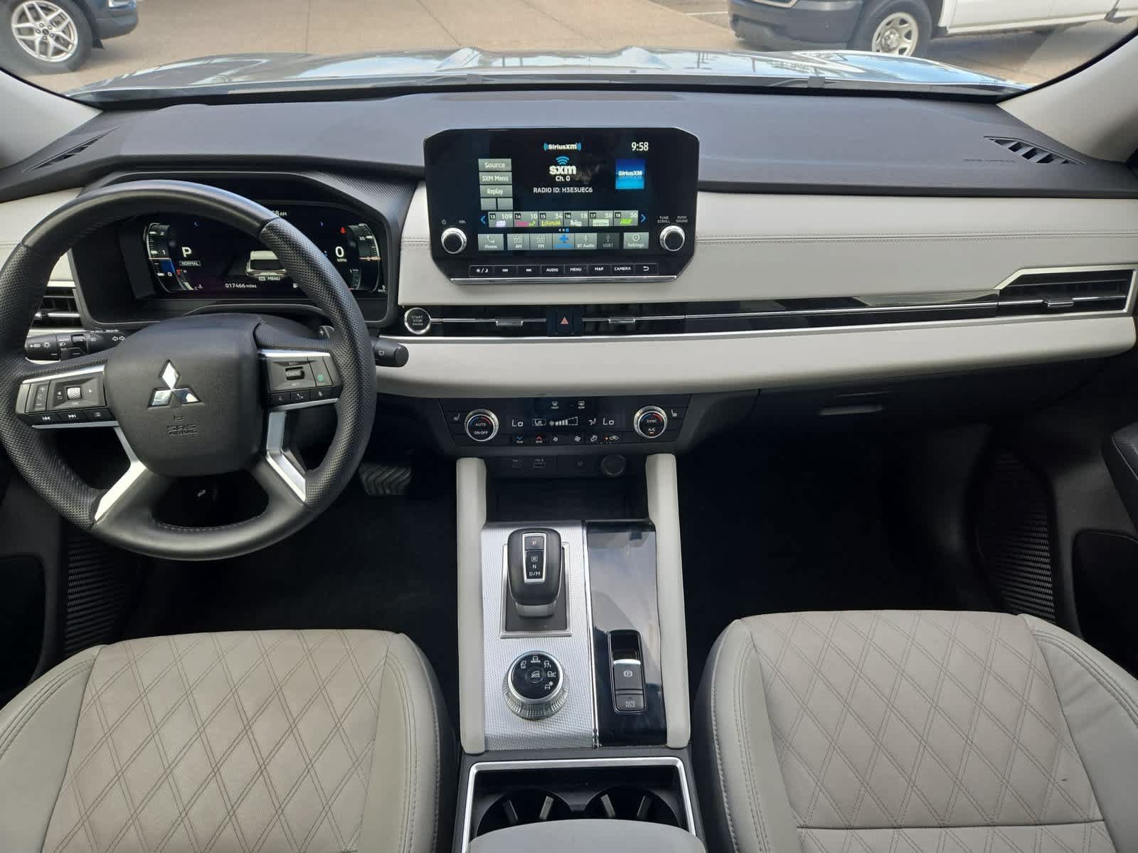 Used 2024 Mitsubishi Outlander SEL FWD image 15