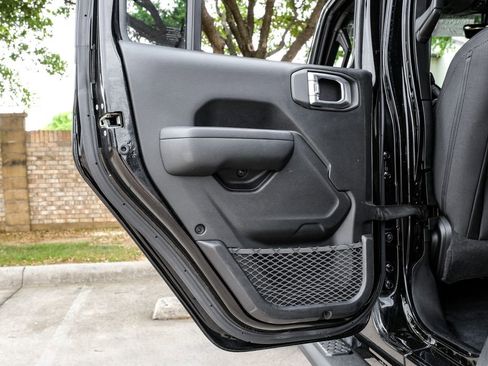 Used 2022 Jeep Wrangler Unlimited Sport w/ Sun And Sound Package image 55