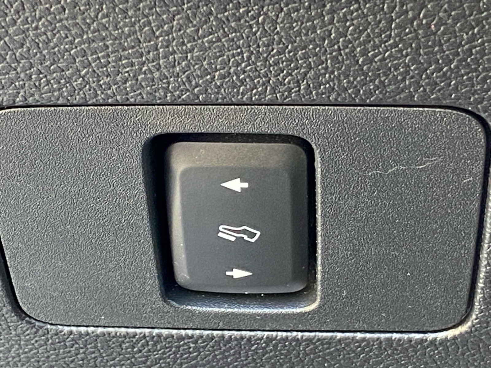 Used 2021 Ford F250 Lariat w/ FX4 Off-Road Package AWD/4WD image 14