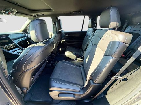 New 2025 Jeep Grand Cherokee L Altitude AWD/4WD image 22