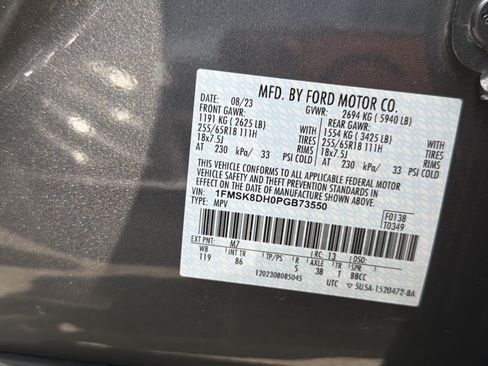Used 2023 Ford Explorer XLT AWD/4WD image 29