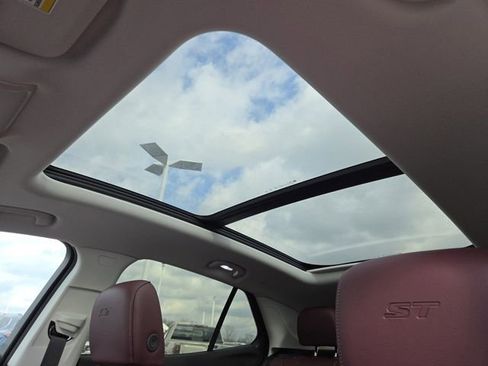 New 2026 Buick Envision Sport Touring image 3