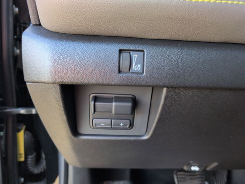 Certified 2025 Chevrolet Colorado ZR2 w/ Technology Package image 25