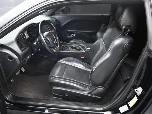 Used 2017 Dodge Challenger SXT Plus RWD image 9