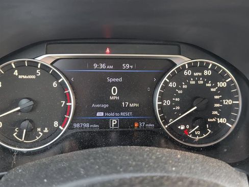 Used 2021 Nissan Altima 2.5 SR w/ SR Premium Package image 3