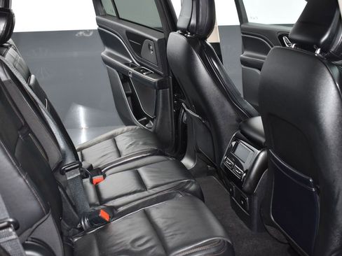 Used 2020 Lincoln Aviator Reserve w/ Equipment Group 201A image 11