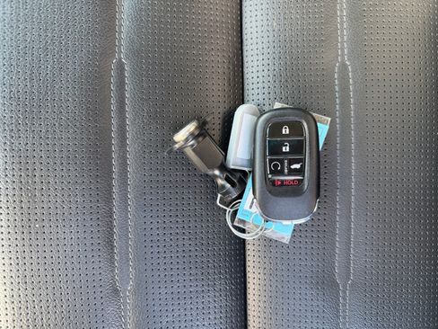Used 2024 Honda CR-V EX-L image 10