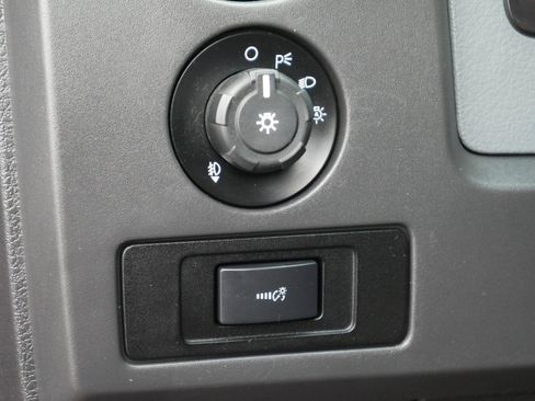 Used 2013 Ford F150 XLT w/ Luxury Equipment Group image 5