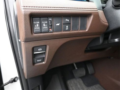 New 2026 Honda Odyssey Touring image 21