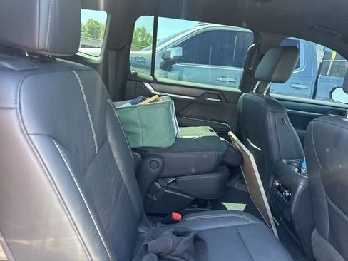 Used 2024 GMC Acadia Elevation w/ Luxury Package FWD image 19