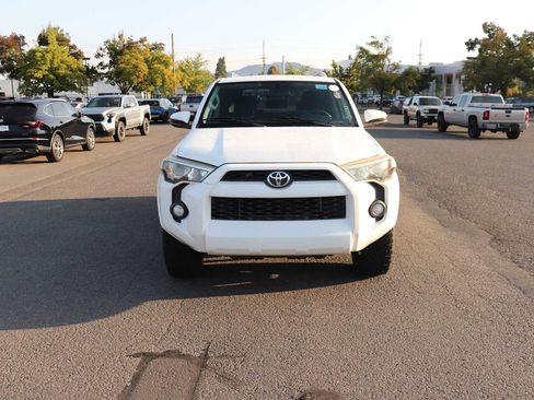 Used 2017 Toyota 4Runner SR5 AWD/4WD image 2