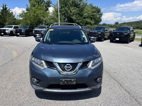 Used 2014 Nissan Rogue SV w/ SV Moonroof Package AWD/4WD image 2