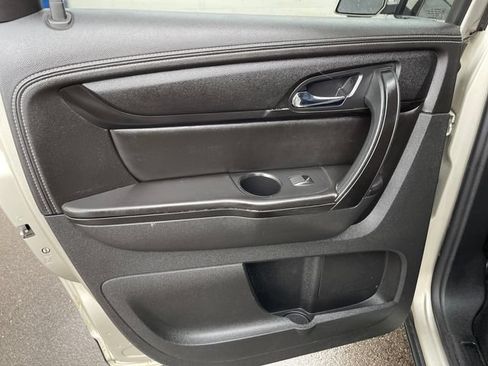 Used 2017 Chevrolet Traverse LT FWD image 29