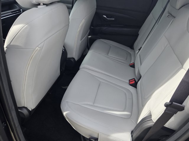 Used 2025 Hyundai Santa Cruz SEL FWD image 12
