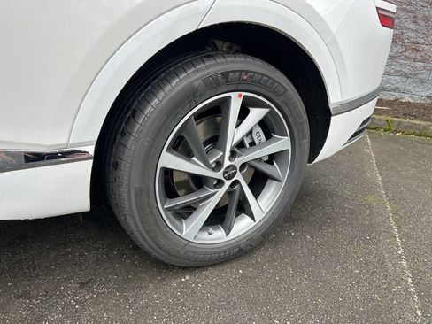 Certified 2025 Genesis GV80 2.5T Advanced AWD/4WD image 8